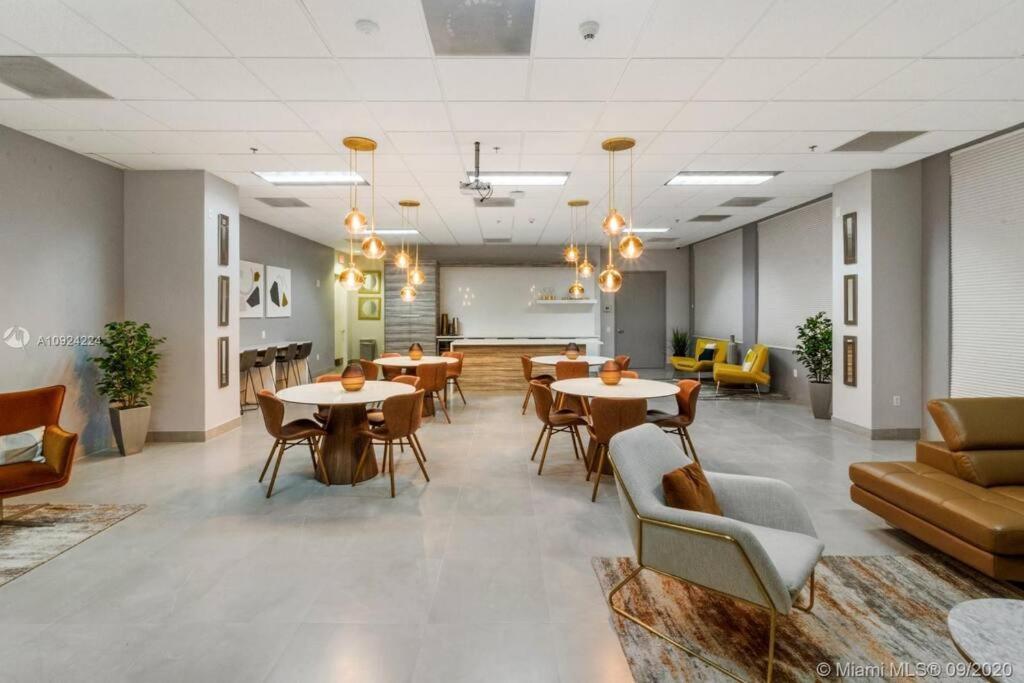 Ocean View 35Th Floor, In The Heart Of Miami Apartment Exterior photo