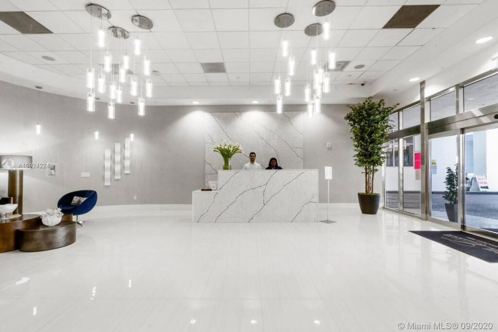 Ocean View 35Th Floor, In The Heart Of Miami Apartment Exterior photo