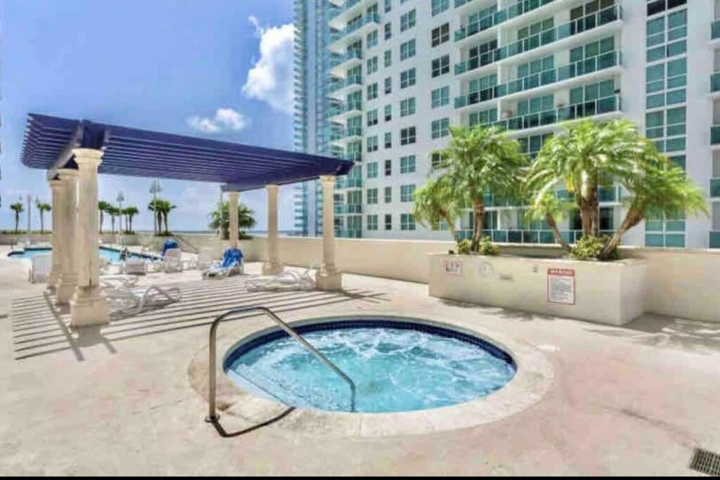 Ocean View 35Th Floor, In The Heart Of Miami Apartment Exterior photo