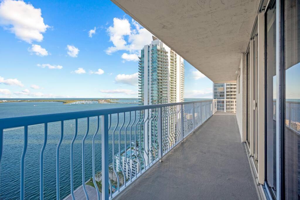 Ocean View 35Th Floor, In The Heart Of Miami Apartment Exterior photo